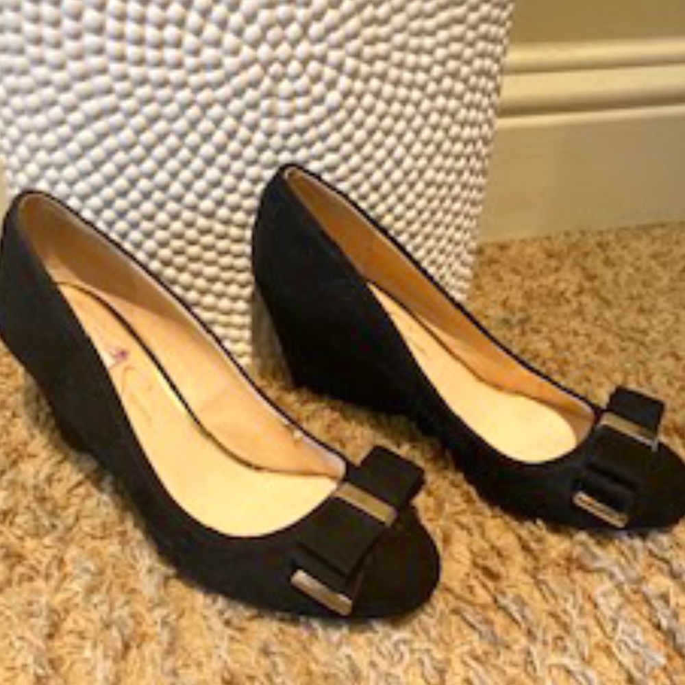Jessica Simpson Black Wedges